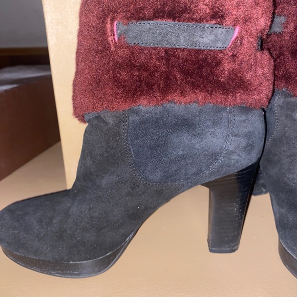 Ugg Australia Boots - Picture 2 of 5